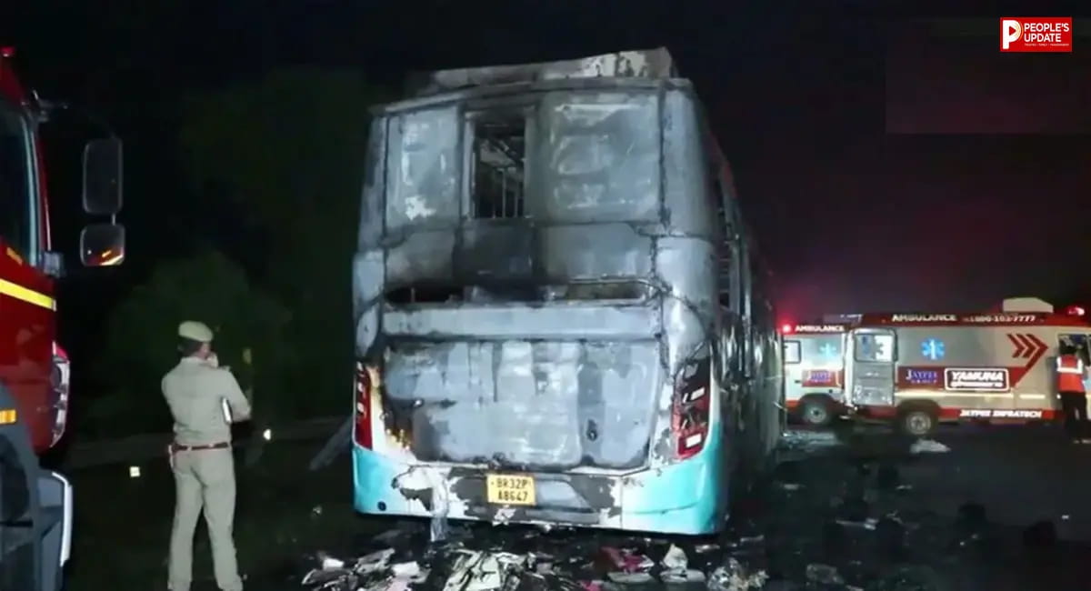 यमुना एक्सप्रेसवे पर स्लीपर बस में भीषण आग! 9 यात्रियों की मौत, कई घायल