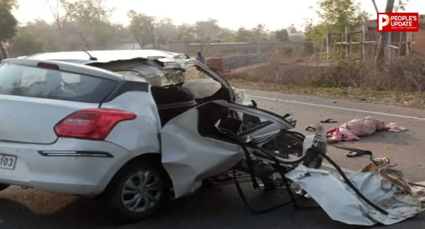 सोनभद्र में दशहरा मेले की खुशियां मातम में बदलीं! कार-टेंपो की टक्कर में 3 की मौत, 16 घायल
