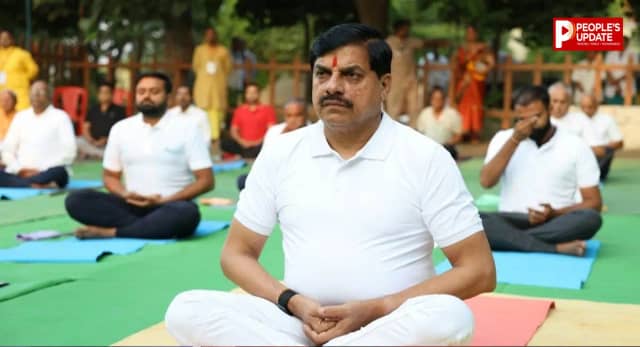 बड़वानी जिले के गायत्री धाम में CM मोहन यादव ने योग के साथ दिया जीवन का मंत्र, बोले- मन में जलाएं अच्छाई का दीप!