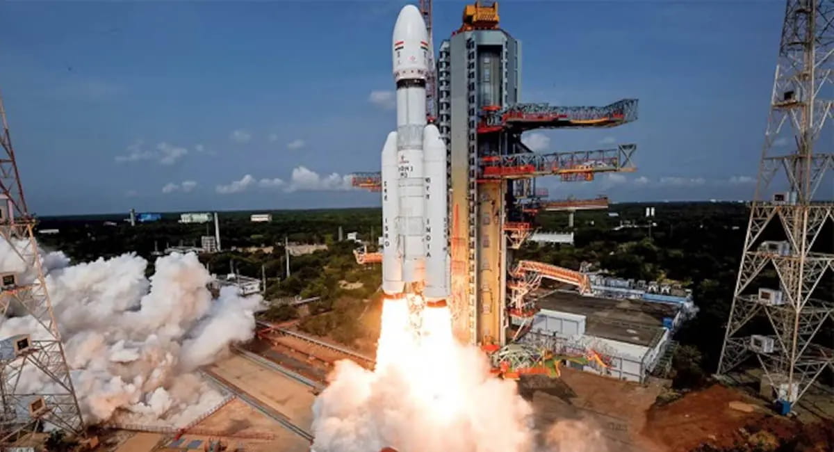 इसरो ने सपलतापूर्वक लॉन्च किया LVM3-M5 बाहुबली रॉकेट, नेवी की क्षमता बढ़ेगी