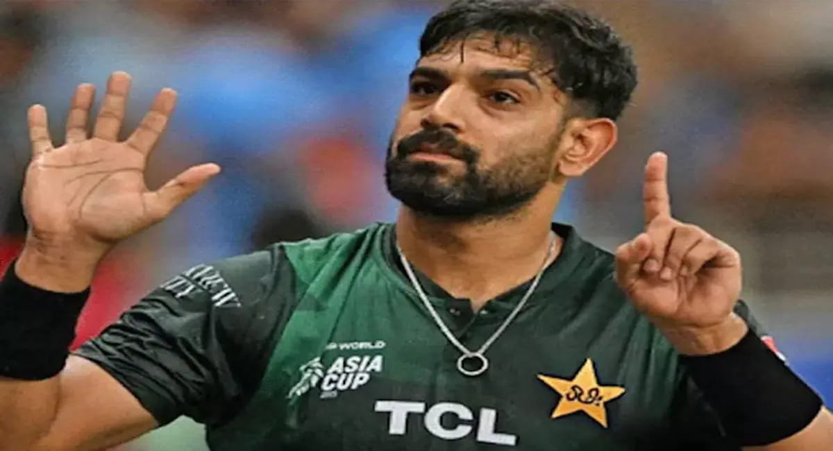 ICC की कड़ी कार्रवाई, पाकिस्तान गेंदबाज हरिस रऊफ पर लगा दो मैचों के लिए प्रतिबंध, सूर्या की मैच फीस कटी