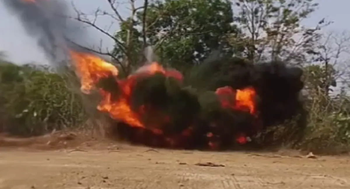 घटना में CRPF जवान की हालात गंभीर, एयरलिफ्ट कर रायपुर भेजा
