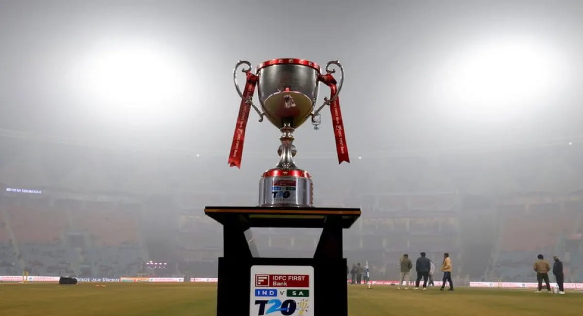 कोहरे के कारण नहीं शुरू हुआ मैच, दो बार टला टॉस, गिल के खेलने पर संशय