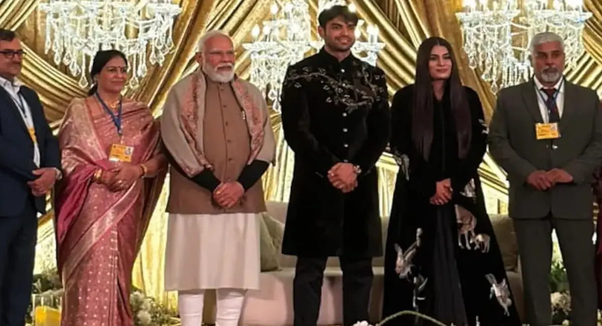 150 VIP मेहमानों को मिला न्यौता, PM मोदी ने भेंट की श्री राम की मूर्ति
