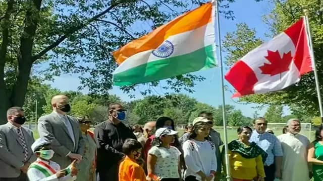 10 लाख लोगों के कानूनी दर्जे खोने का खतरा बढ़ा, जंगल में रूकने को मजबूर अवैध प्रवासी