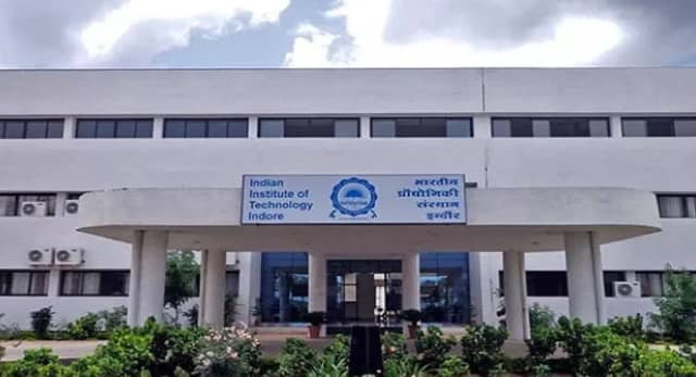 IIT इंदौर में नौकरी का सुनहरा मौका, फैकल्टी भर्ती से लेकर असिस्टेंट- एसोसिएट प्रोफेसर के पदों पर निकली वैकेंसी