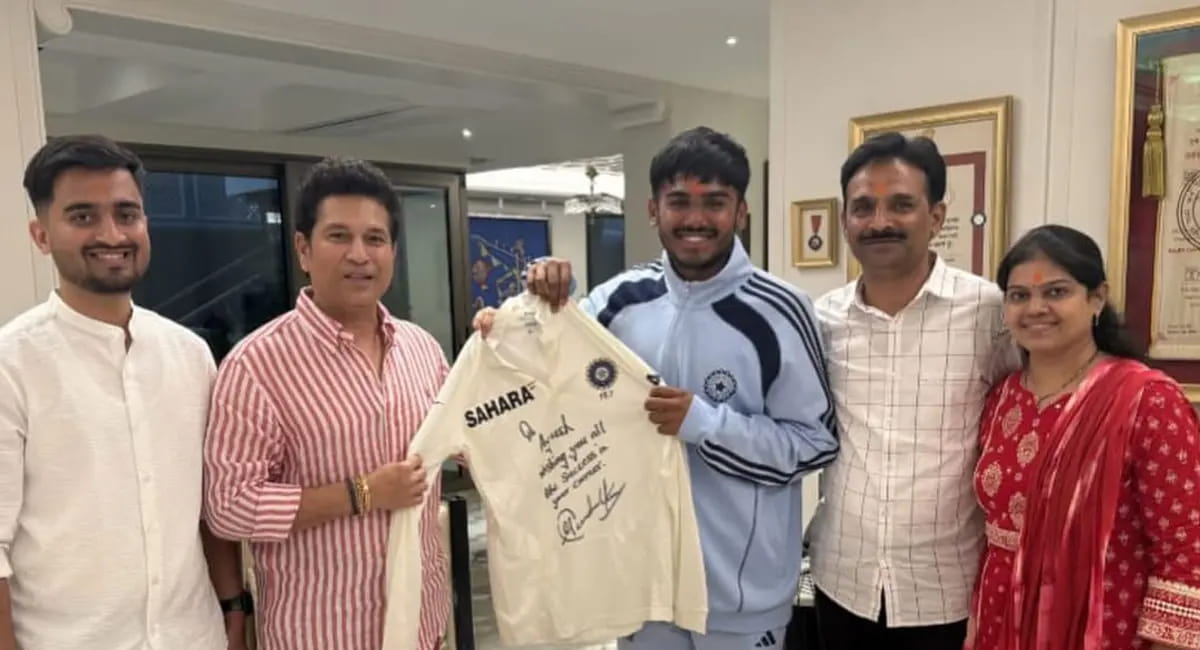 सचिन ने अपनी टेस्ट जर्सी गिफ्ट की, इमोशनल मैसेज लिखा बोले- किसी के बहकावे में आने से बचो