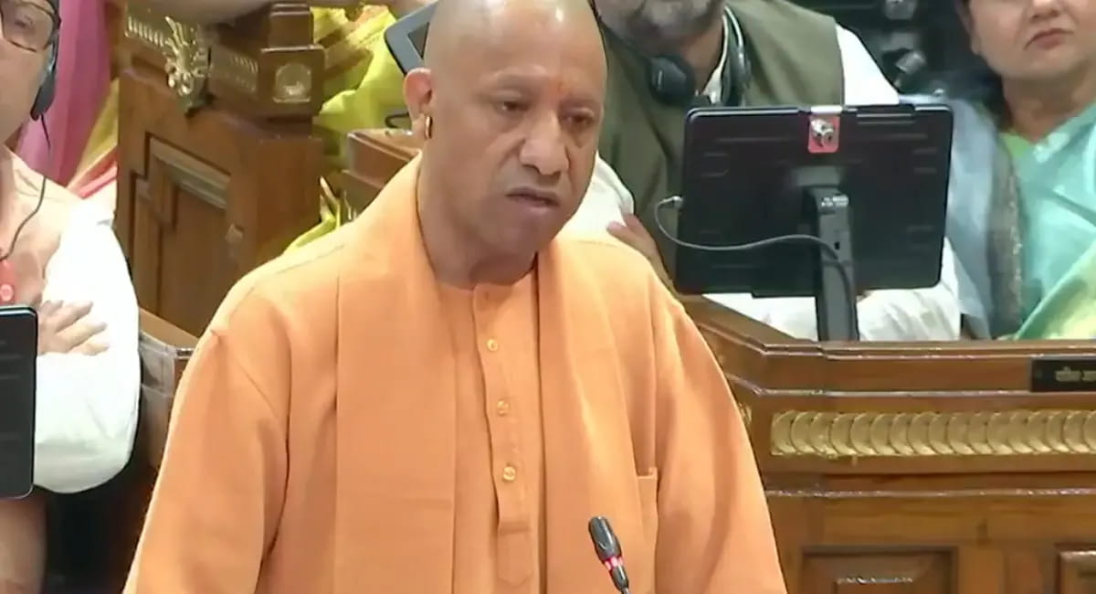 CM योगी- हर व्यक्ति शंकराचार्य नहीं लिख सकता, कोई भी कानून से ऊपर नहीं, मैं भी नहीं