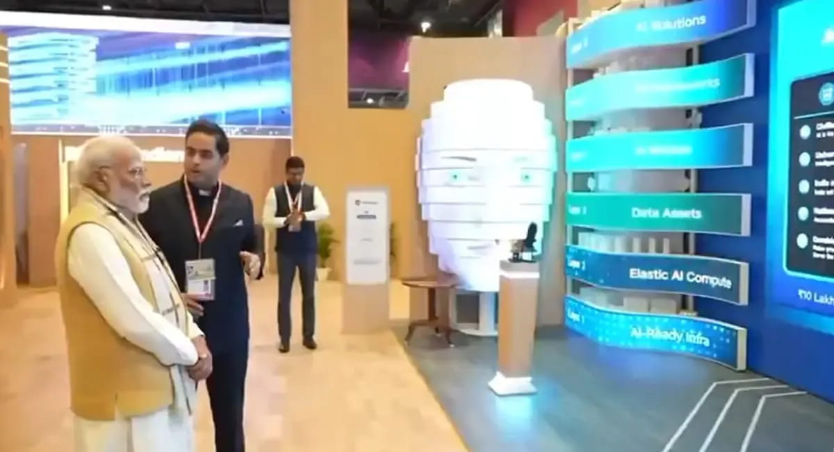 PM मोदी ने देखें जियो के AI होम से लेकर कई मॉडल, आकाश अंबानी रहे मौजूद