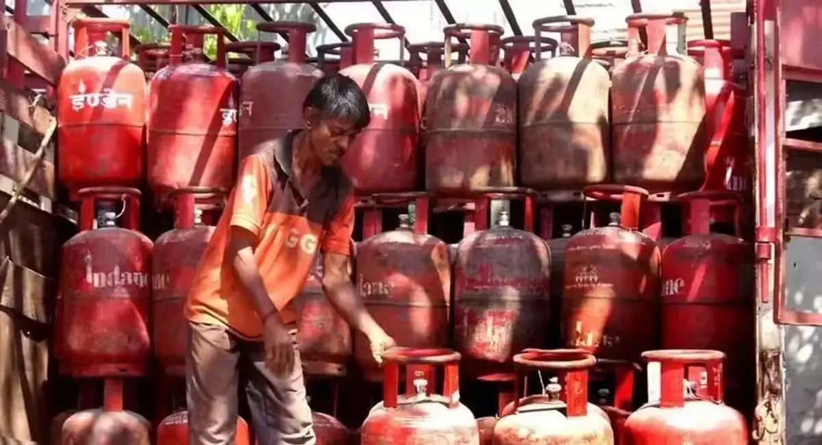 शहर में 25 तो गांवों में 45 दिन LPG सिलेंडर भरवाने की लिमिट, शहर और गांव में अलग-अलग दिन क्यों, जान लीजिए कारण?