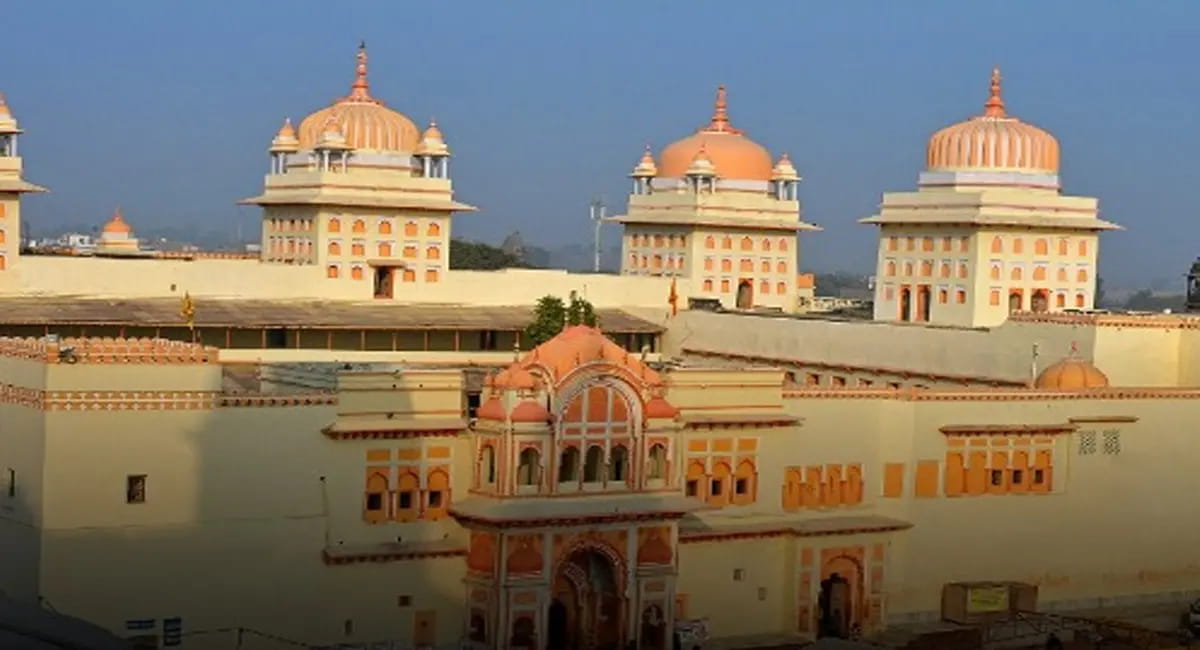 दुनिया का इकलौता मंदिर, जहां भगवान राम को पुलिस के जवान देते हैं सलामी