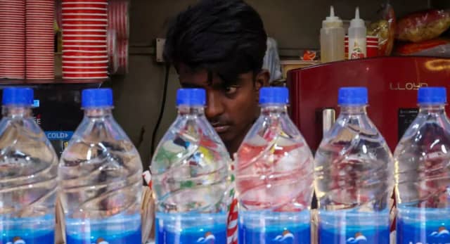 LPG सिलेंडर के बाद अब पैकेज्ड पानी भी होगा महंगा? महाराष्ट्र की 20 % यूनिट में काम बंद