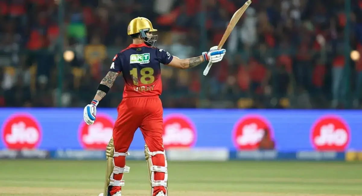 9000 रन पूरे, दिल्ली 75 रन पर ढही, RCB की बड़ी जीत