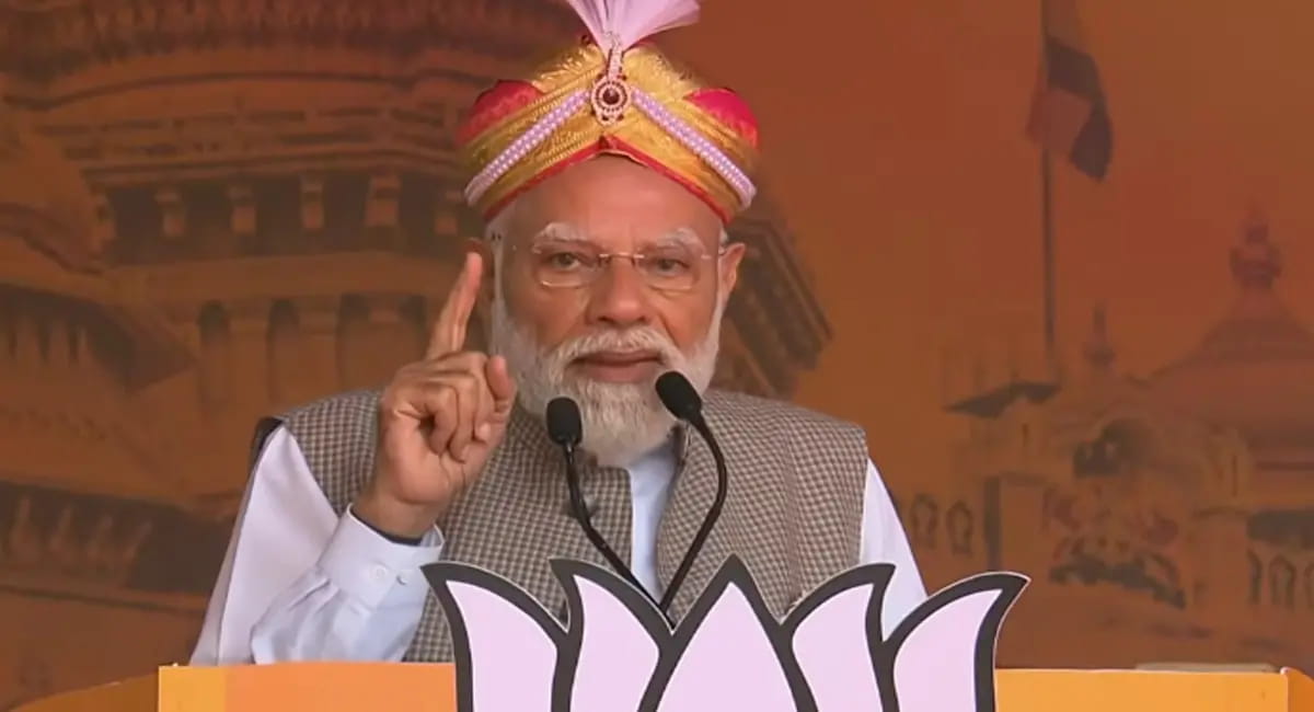 बेंगलुरु से कांग्रेस पर बरसे पीएम मोदी, बोले- सत्ता बदली तो DMK की पीठ में छुरा घोंप दिया, पार्टी झूठी गारंटी पर टिकी