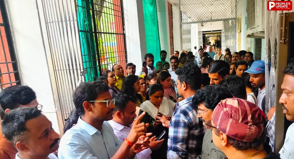 राष्ट्रपति के प्रोटोकॉल पर छात्रों का विरोध, मंच से उपाधि नहीं मिलने पर जताई नाराजगी