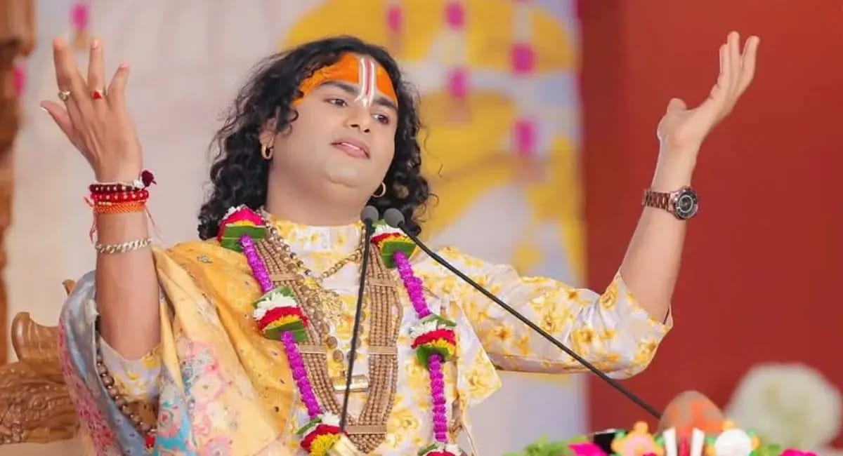 अनिरुद्धाचार्य महाराज ने बॉलीवुड पर किया हमला