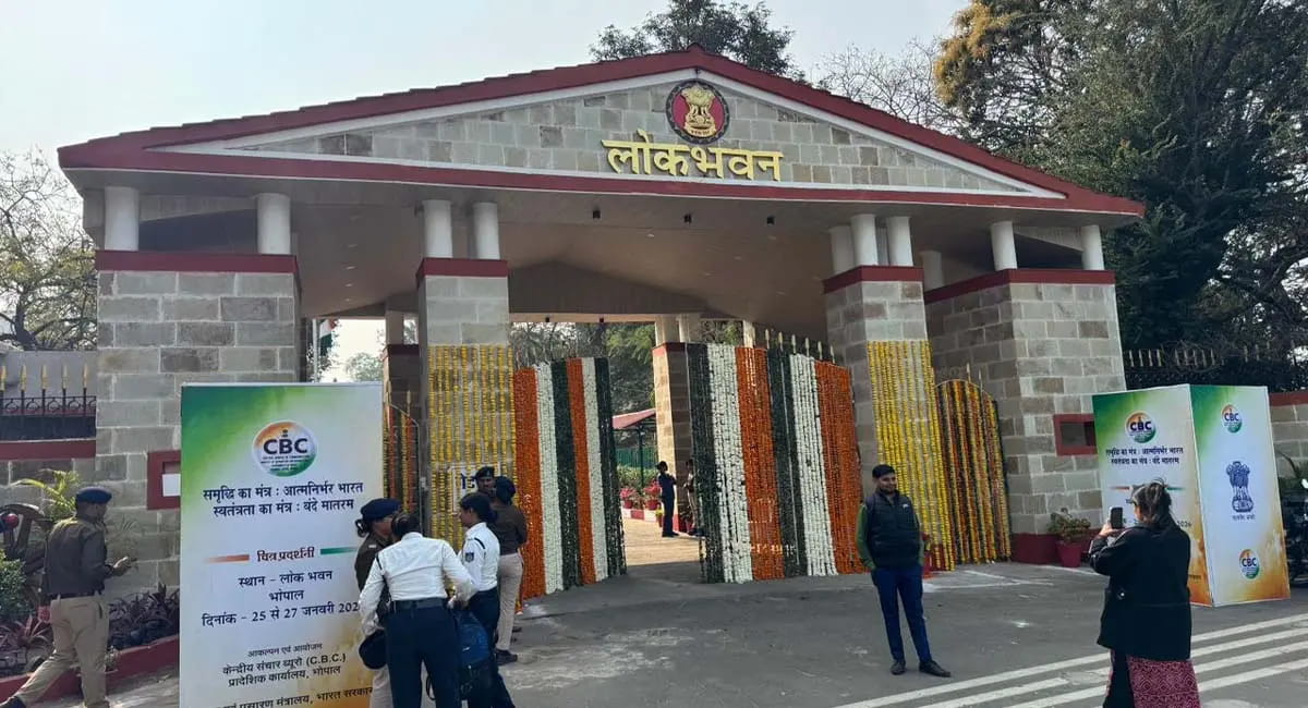 इतिहास, सजावट और झांकियों ने बनाया आकर्षण