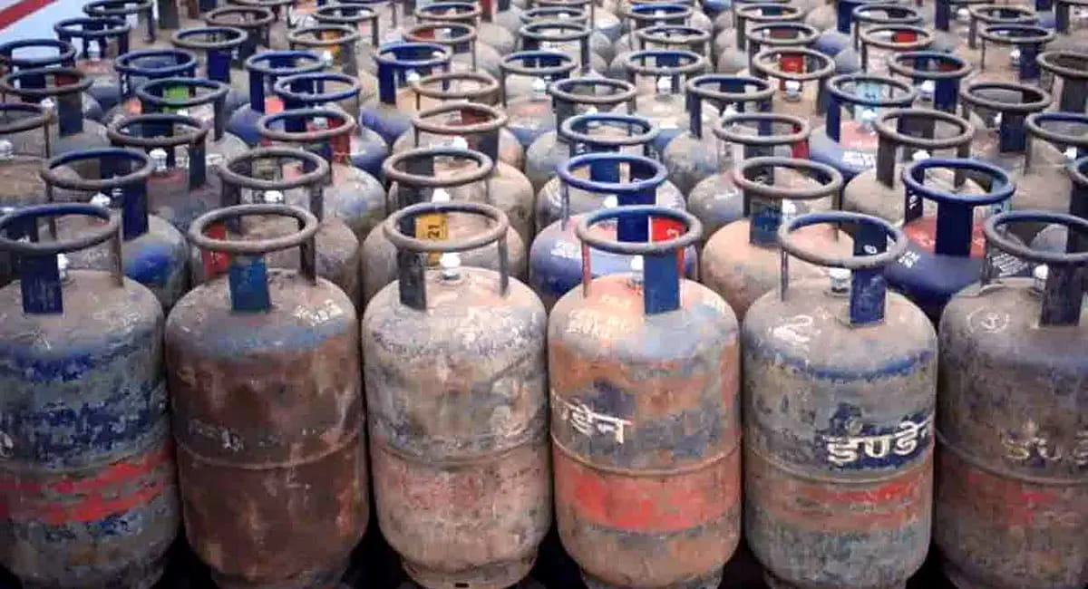 LPG सिलेंडर 50 रुपए महंगा, 1 फरवरी से नए दाम लागू