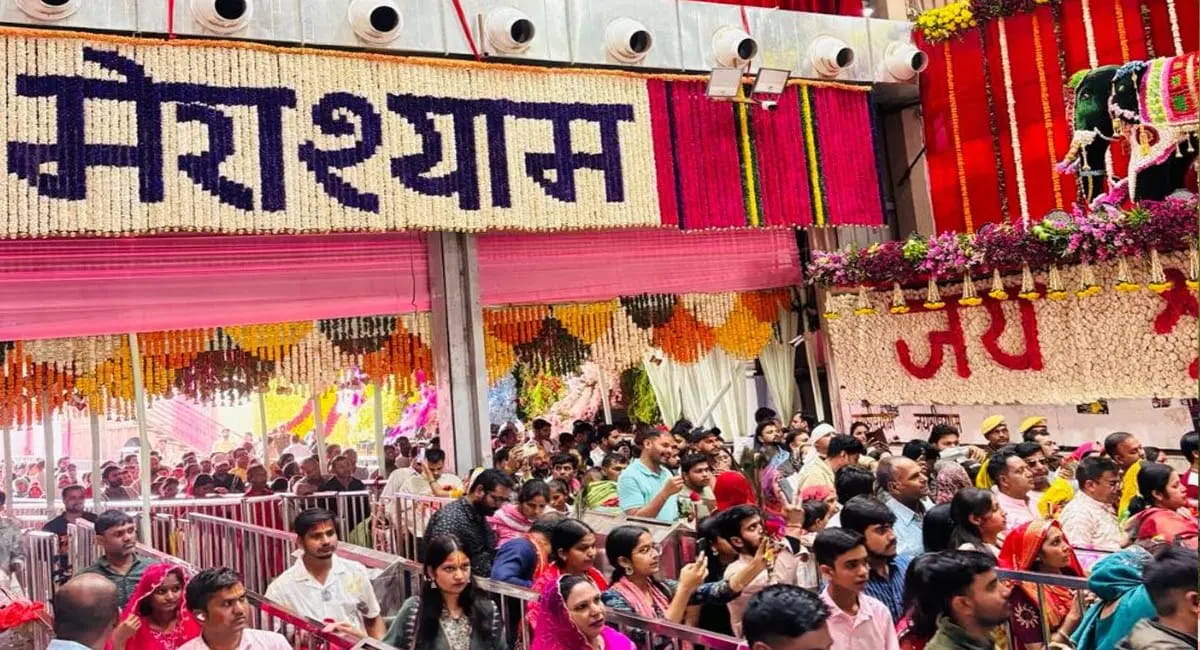 चीन-न्यूजीलैंड फूलों से सजा खाटू श्याम मंदिर, 11 हजार डमरुओं से गूंजा परिसर