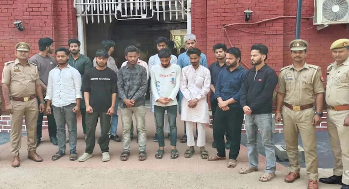 बिरयानी खाकर नदी में हड्डियां फेंकने वाले 14 गिरफ्तार