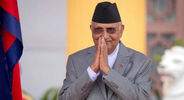पूर्व PM केपी ओली और गृह मंत्री रमेश लेखक गिरफ्तार