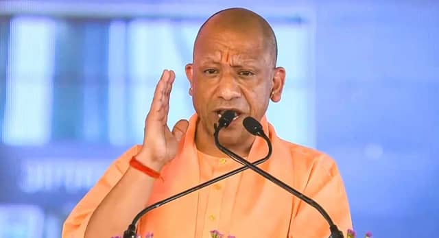 एक साथ 40 IAS के तबादले, कई जिलों के DM बदले, जानिए कौन कहां पहुंचा?