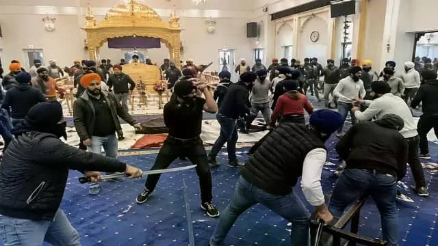 फायरिंग और धारदार हथियारों से किया हमला, 11 जख्मी