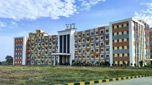 VIT University Case: राष्ट्रीय मानवाधिकार आयोग ने UGC और उच्च शिक्षा विभाग को भेजा नोटिस