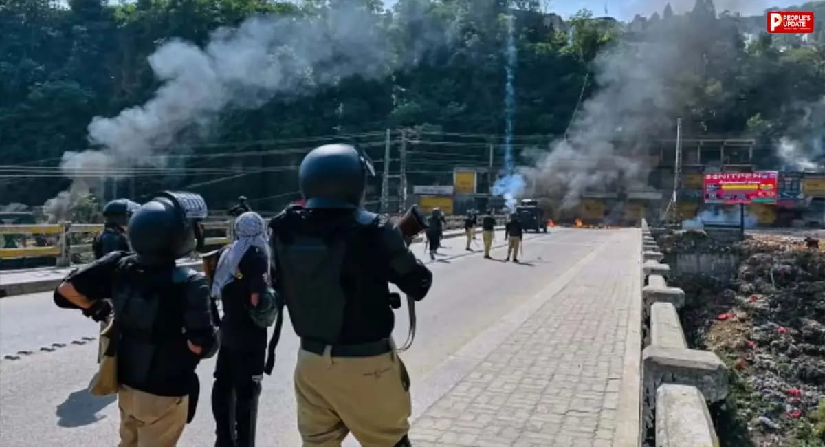 रावलाकोट में प्रदर्शन के बीच सेना ने की अंधाधुंध फायरिंग, 30 से ज्यादा मौत की आशंका, 200 घायल