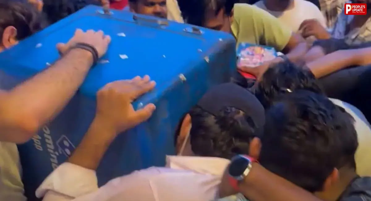 जंतर-मंतर पर डिलीवरी बॉय से बदसलूकी, भीड़ ने रास्ते में छीने पिज्जा, VIDEO हुआ वायरल
