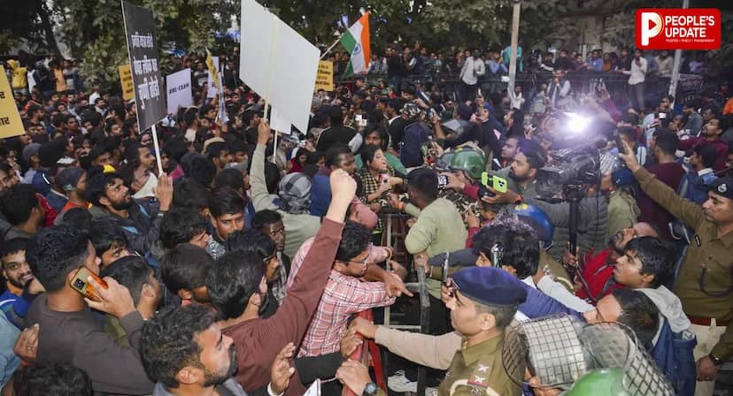 पटना में छात्रों का हल्लाबोल! 70वीं BPSC परीक्षा रद्द करने की मांग, CM आवास घेरने निकले प्रदर्शनकारी