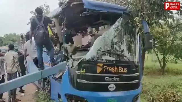 तेलंगाना में भीषण सड़क हादसा! लोहे से लदे खड़े कंटेनर से टकराई बस, 6 की मौत; कई यात्री घायल