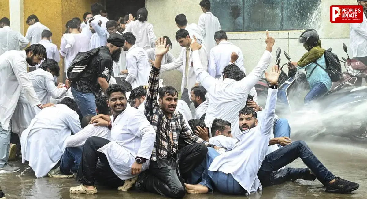 तीसरे दिन भी नहीं माने इंटर्न डॉक्टर्स, आज भी बंद रहेगी OPD; 30 हजार स्टाइपेंड की मांग पर खोला मोर्चा