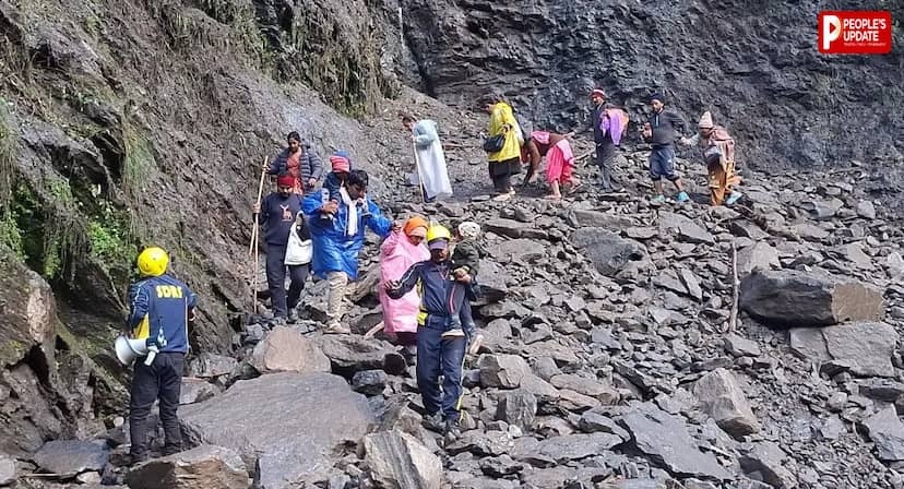 केदारनाथ यात्रा मार्ग पर बड़ा हादसा, पहाड़ से गिरी चट्टान ने ली यात्री की जान; करीब 1,000 लोग फंसे