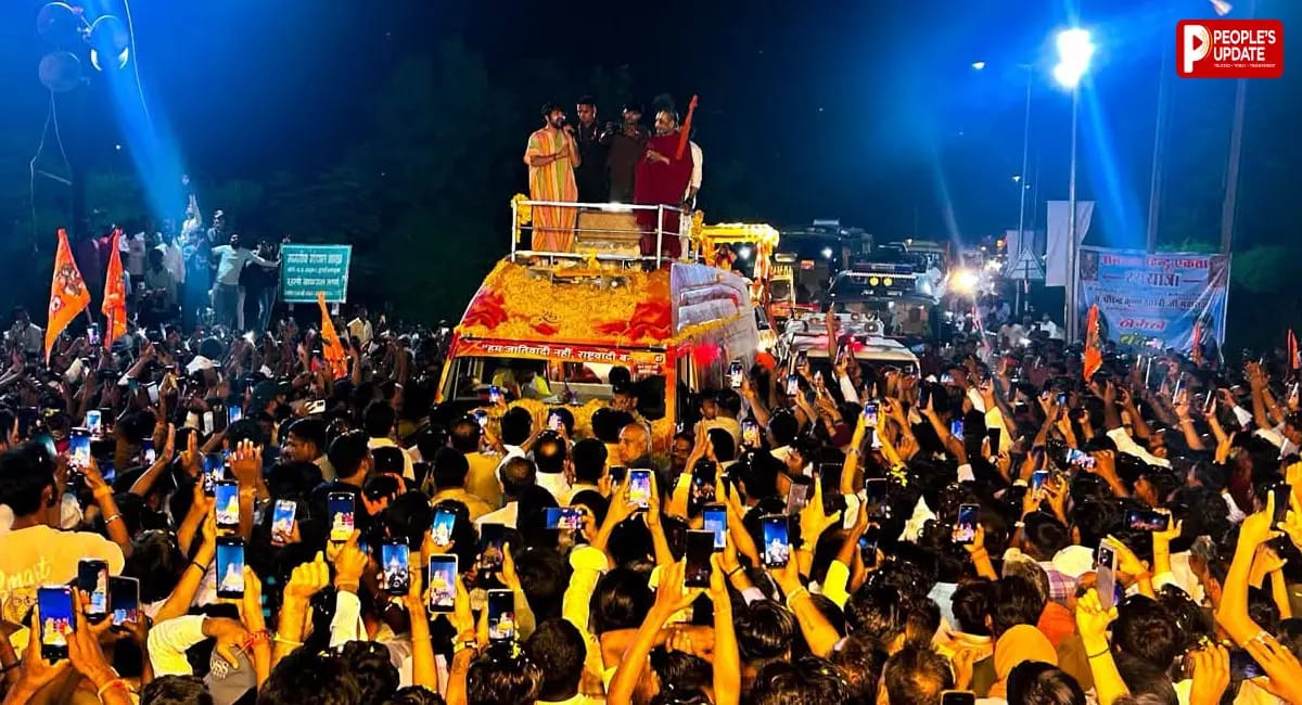 बेटियो, बुर्के वाली मत बनना’...सागर में धीरेंद्र शास्त्री के बयान में बुर्के और गरबा का जिक्र; पंडाल में गोमूत्र पिलाकर दें एंट्री