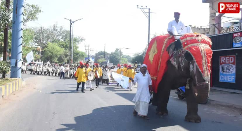 200 साल पुराने एक्सीलेंस स्कूल का भव्य जश्न, हाथी की अगुवाई में निकली रैली; पुरानी यादें ताजा कर भावुक हुए पूर्व छात्र