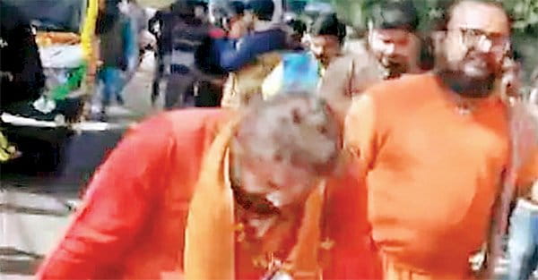 दमोह का रामभक्त बालों से रथ खींचते हुए 501 किमी दूर अयोध्या पहुंचेगा, 12 दिन तक रोज 50 किमी चलेगा