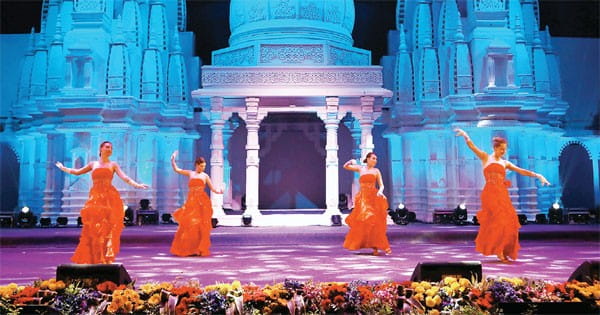 ब्राजील के कलाकारों ने सांबा, रेट्रो, फिएस्टा सहित पांच लोक नृत्य किए परफॉर्म