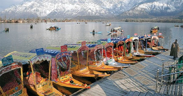 कश्मीर में पारा लुढ़का, कुछ कस्बों में 16 वर्षों की सबसे सर्द रात