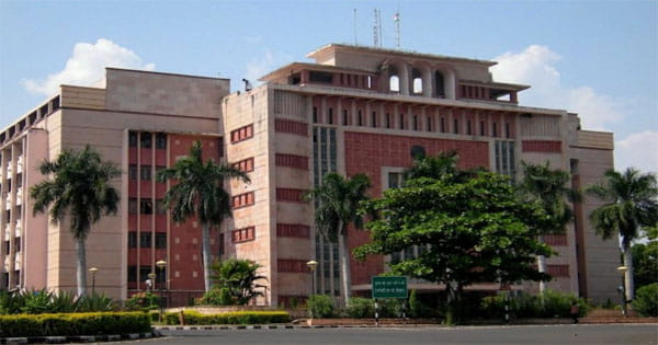 निकायों के 1,850 करोड़ शासन के पास अटके, मेट्रो के काम पर असर