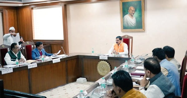 मोहन कैबिनेट : MP में कुलपति अब कुलगुरु कहलाएंगे, धार्मिक स्थलों और स्कूलों से डेढ़ किलोमीटर दूर होगी शराब दुकान