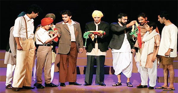 ‘गदर’ के अनजान नायकों की कहानी नाटक विप्लव आहुति के जरिए दिखी