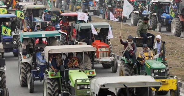 Farmers Protest : किसान आंदोलन का 14वां दिन, सड़कों पर ट्रैक्टर उतारकर जलाएंगे WTO का पुतला; पंधेर ने सरकार से बातचीत के दिए संकेत