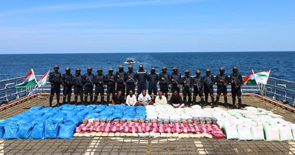 ATS-NCB को मिली बड़ी सफलता : गुजरात के पोरबंदर में 3132 KG ड्रग्स जब्त, 5 विदेशी तस्कर भी गिरफ्तार