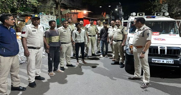 चुनावी सख्ती : 1000 से ज्यादा पुलिस अधिकारी और कर्मचारी 6 घंटे की कॉम्बिंग गश्त पर निकले, 1014 को किया गिरफ्तार पुलिस कमिश्नर प्रणाली के बाद राजधानी में 13वीं कॉम्बिंग गश्त, अब तक कुल 7014 हुए अरेस्ट