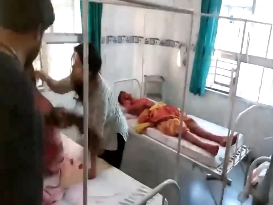 उज्जैन : महाकाल मंदिर में होली पर हादसा, 14 झुलसे, 5 इंदौर रेफर, गुलाल उड़ाने के दौरान भड़की आग,जांच के आदेश