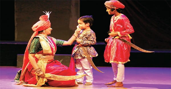 रंगकर्मी सोलो एक्ट, हिस्टोरिकल और कॉमेडी विधा के नाटकों पर कर रहे काम
