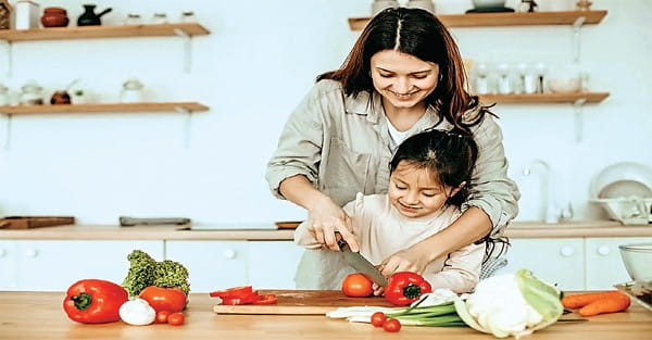 बच्चों का बनाएं सब्जियों से कनेक्शन, उन्हें फील करेंगे तो खाएंगे भी