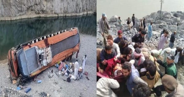 Pakistan News : उत्तर-पश्चिम पाकिस्तान में अचानक खाई में गिरी बस, 20 की मौत; पीएम शरीफ ने जताया दुख