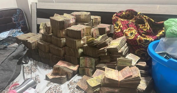 भोपाल में कारोबारी के घर मिली नोटों की गड्डियां, करीब 32 लाख की नकदी बरामद; IT डिपार्टमेंट करेगा मामले की जांच